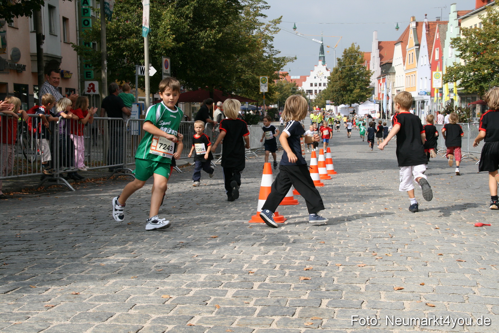 0137 Stadtlauf Neumarkt Bambinilaeufe 200909